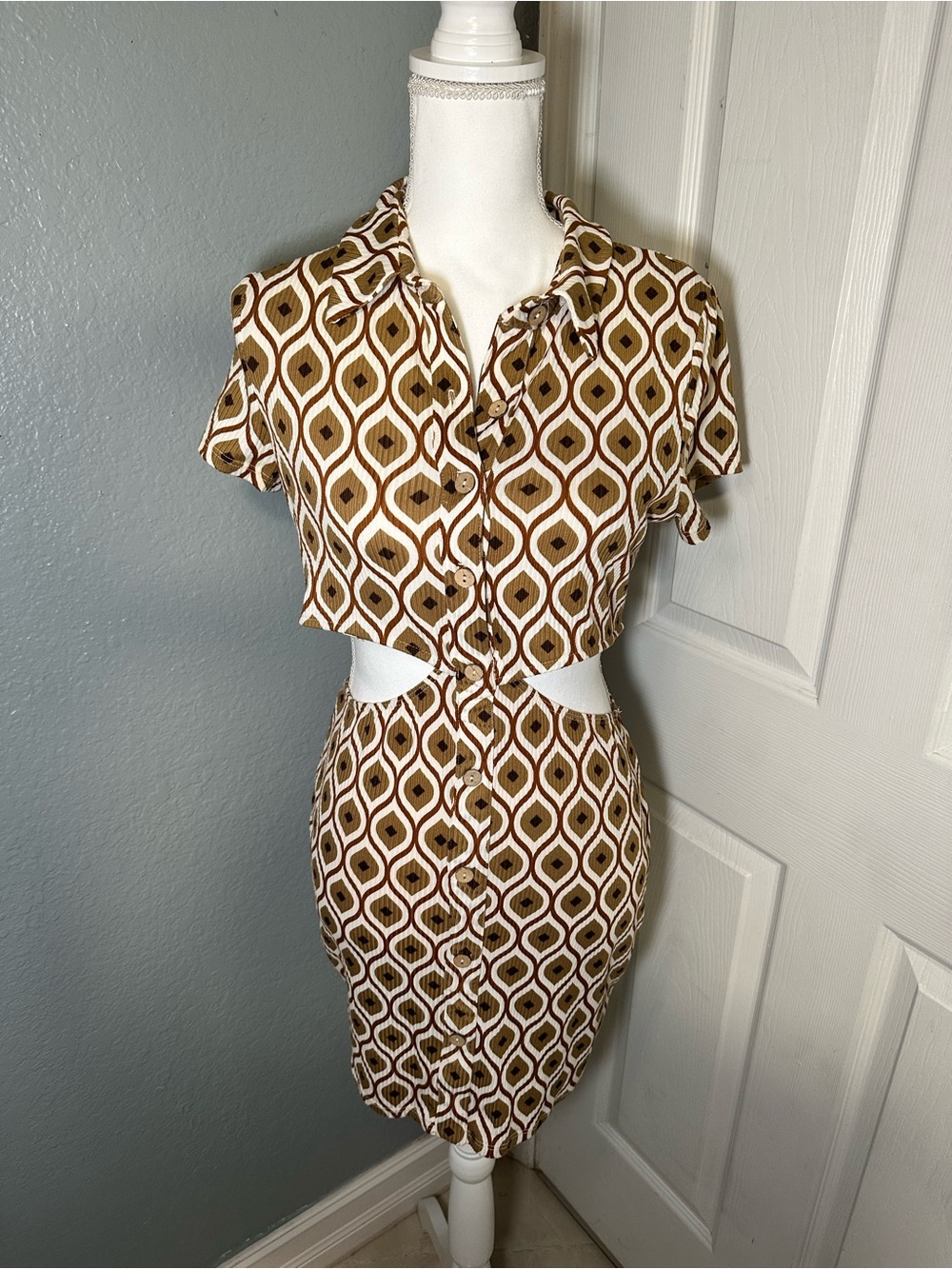 Geometric Cutout Two-Piece Dress in Brown and White